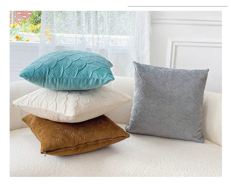 Velvet Scallop Luxury Cushion Cover (45×45cm)