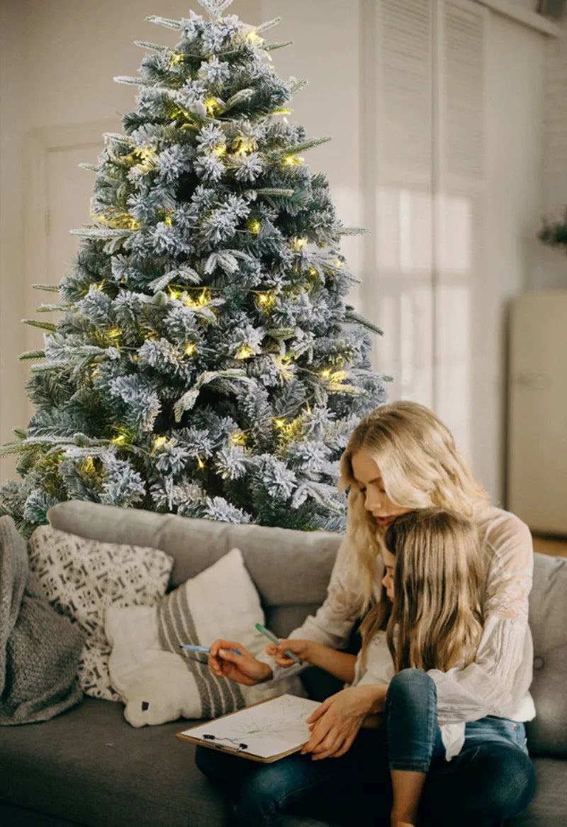 Snow-Sprayed PE+PVC Artificial Christmas Tree