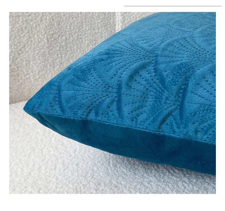 Velvet Scallop Luxury Cushion Cover (45×45cm)